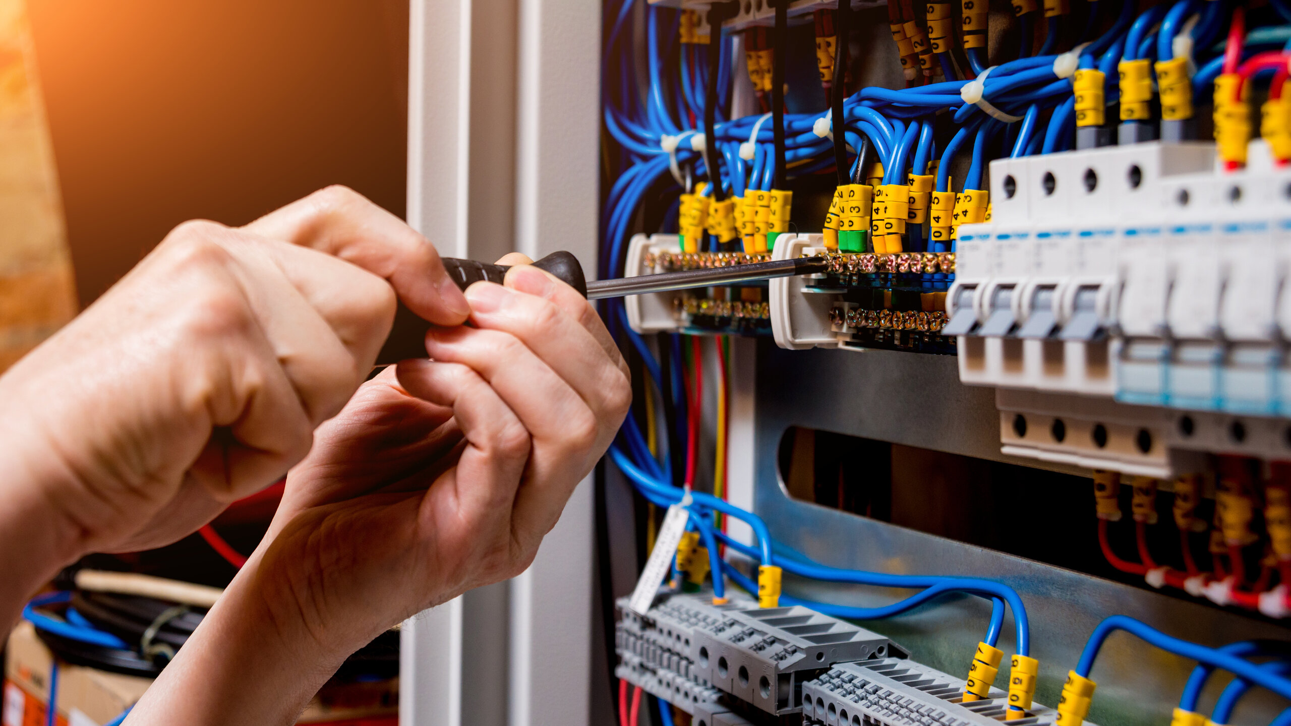 Signs that Tell that You Need to Rewire Your Property
